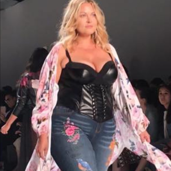 Meet your Posher, Ruby - Picture 13 of 16